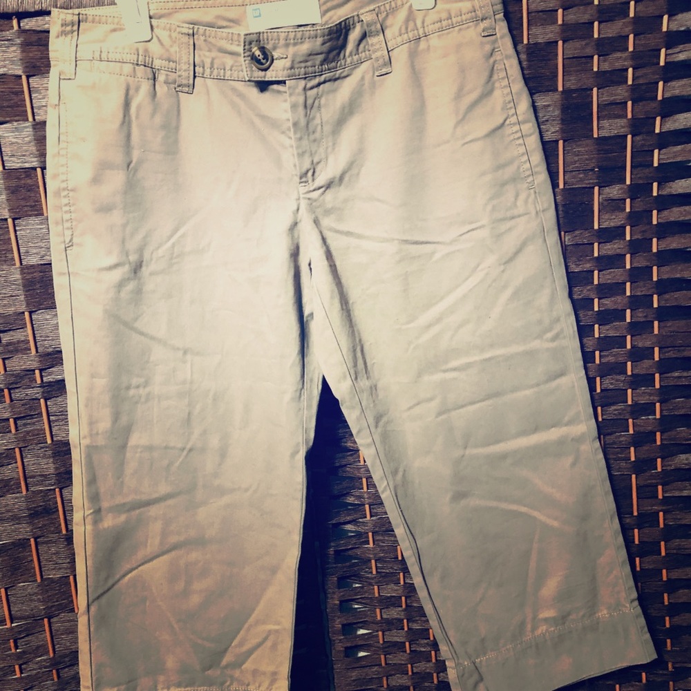 Khaki capris